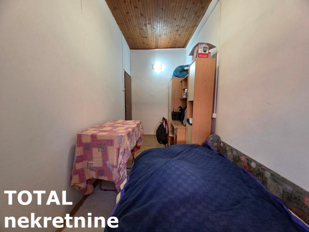 Slika 6 - Stan,NOVI SAD,PETROVARADIN,kv: 35.00, € 157500, ID: 1102571