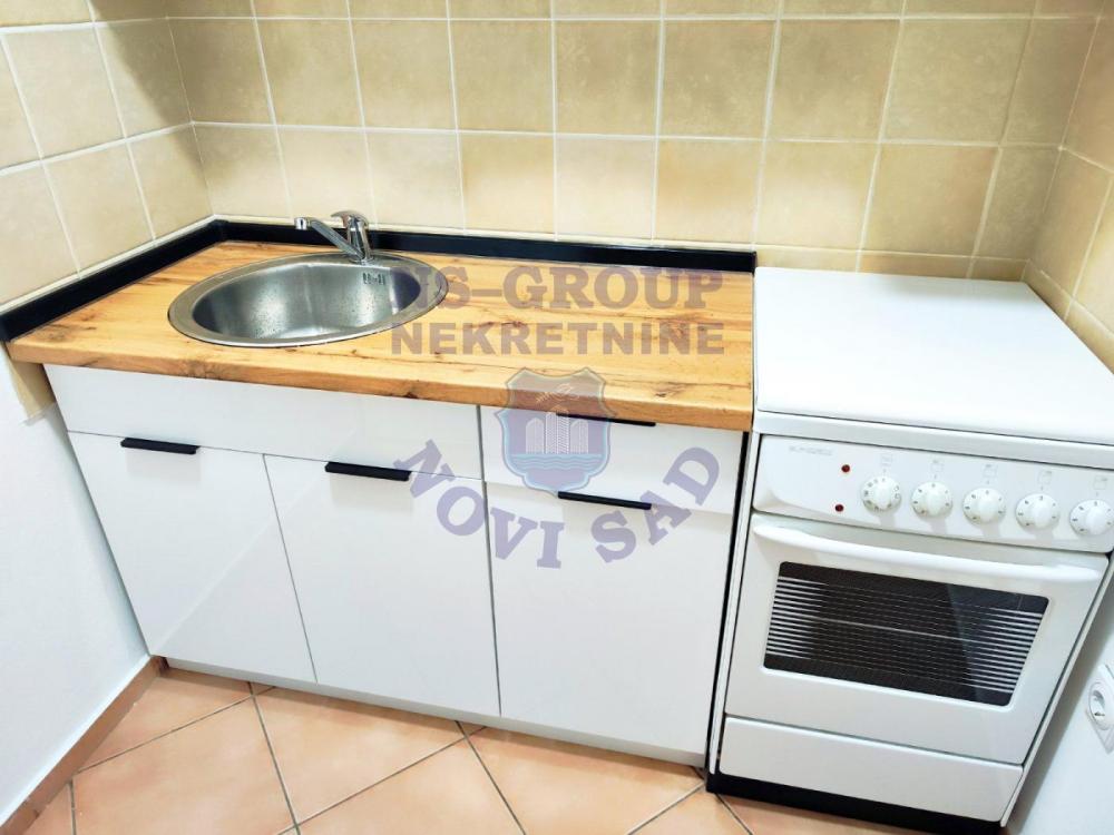 Slika 5 - Prodaja stana, 29m2, Podbara Novi Sad, sa terasom, ima lift