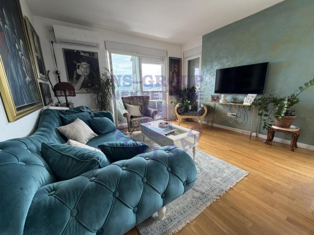 Glavna slika -Odličan duplex četvorosoban stan na Novom Naselju