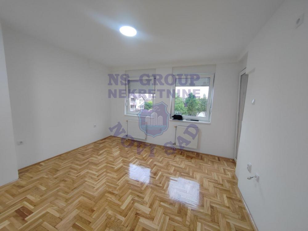 Slika 0 - Prodaja stana, 26m2, Bulevar patrijarha Pavla (Somborski bulevar) Novi Sad, sa terasom, ima lift