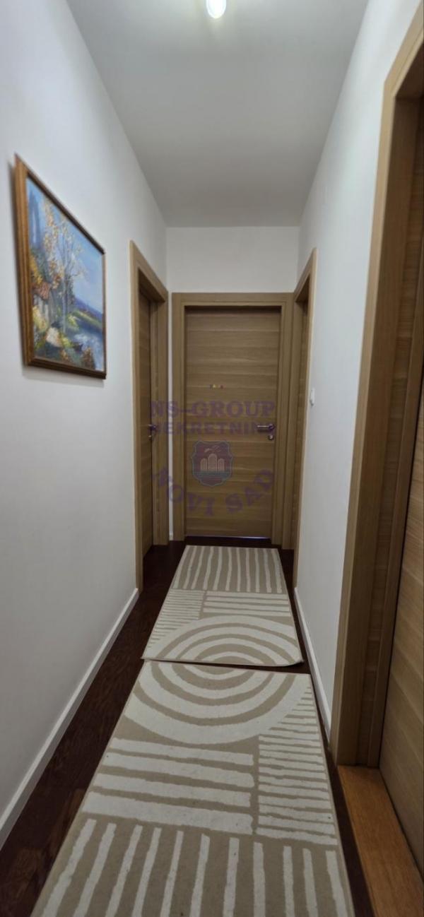 Slika 0 - Na prodaju cetvorosoban stan na Telepu
