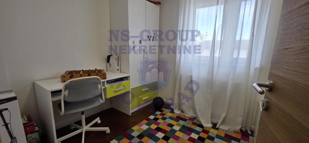 Slika 7 - Četvorosoban, 80m2, Telep Novi Sad, sa terasom, sa parkingom