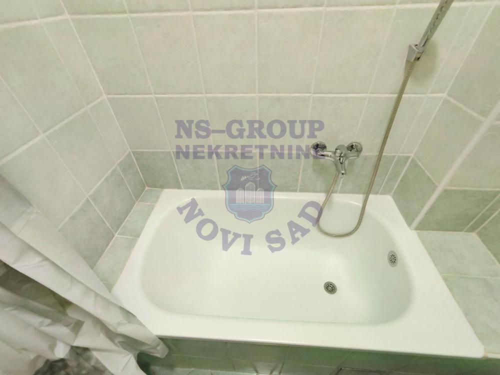Slika 5 - Jednosoban, 29m2, Podbara Novi Sad, sa terasom, ima lift