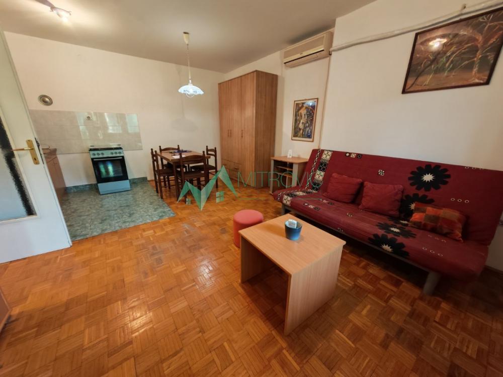 Slika 4 - Novo naselje, 40m2. Jednoiposoban stan. 