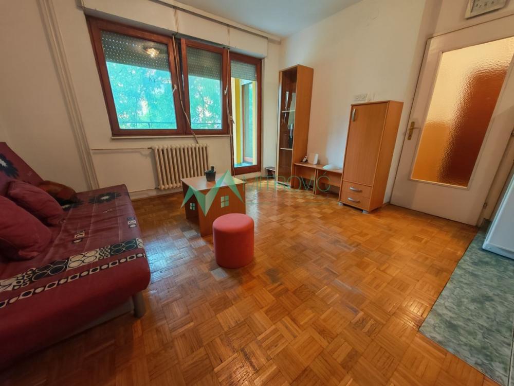 Slika 1 - Novo naselje, 40m2. Jednoiposoban stan. 