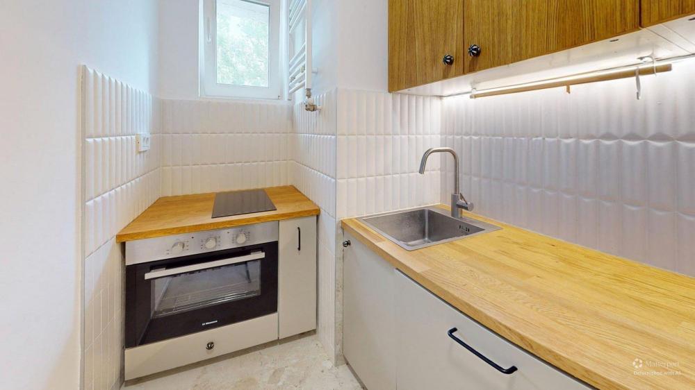 Slika 2 - Renoviran trosoban stan na Keju-Novi Sad