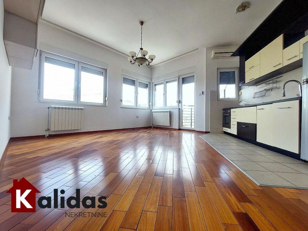 Slika 1 - Stan,NOVI SAD,BULEVAR EVROPE,kv: 67, € 170000, ID: 1008792