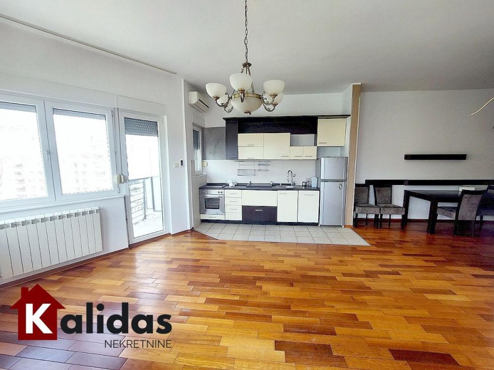 Slika 2 - Stan,NOVI SAD,BULEVAR EVROPE,kv: 67, € 170000, ID: 1008792