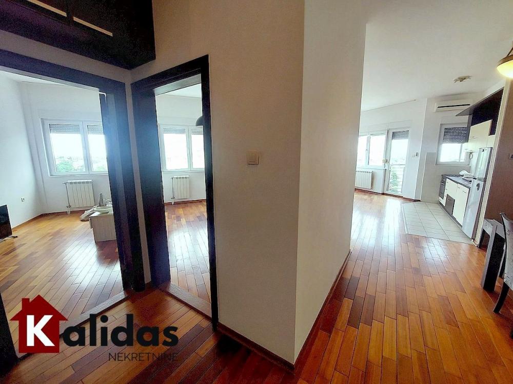 Slika 8 - Stan,NOVI SAD,BULEVAR EVROPE,kv: 67, € 170000, ID: 1008792