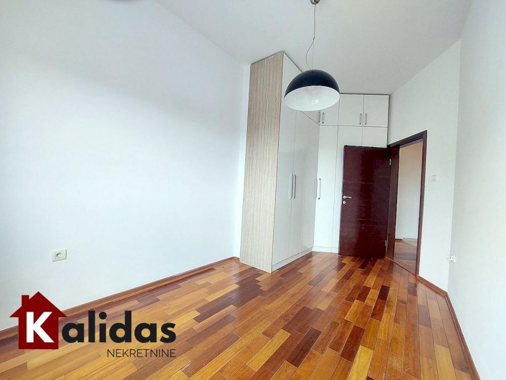 Slika 11 - Stan,NOVI SAD,BULEVAR EVROPE,kv: 67, € 170000, ID: 1008792