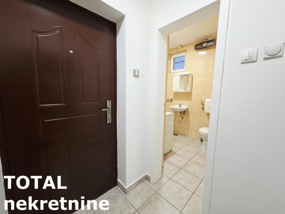 Slika 8 - Stan,PETROVARADIN,PETROVARADIN,kv: 25.00, € 70000, ID: 1102380
