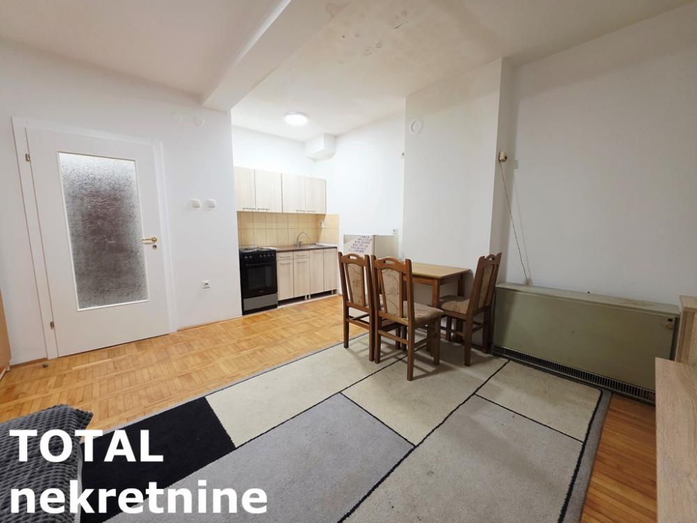 Slika 2 - Stan,PETROVARADIN,PETROVARADIN,kv: 25.00, € 70000, ID: 1102380