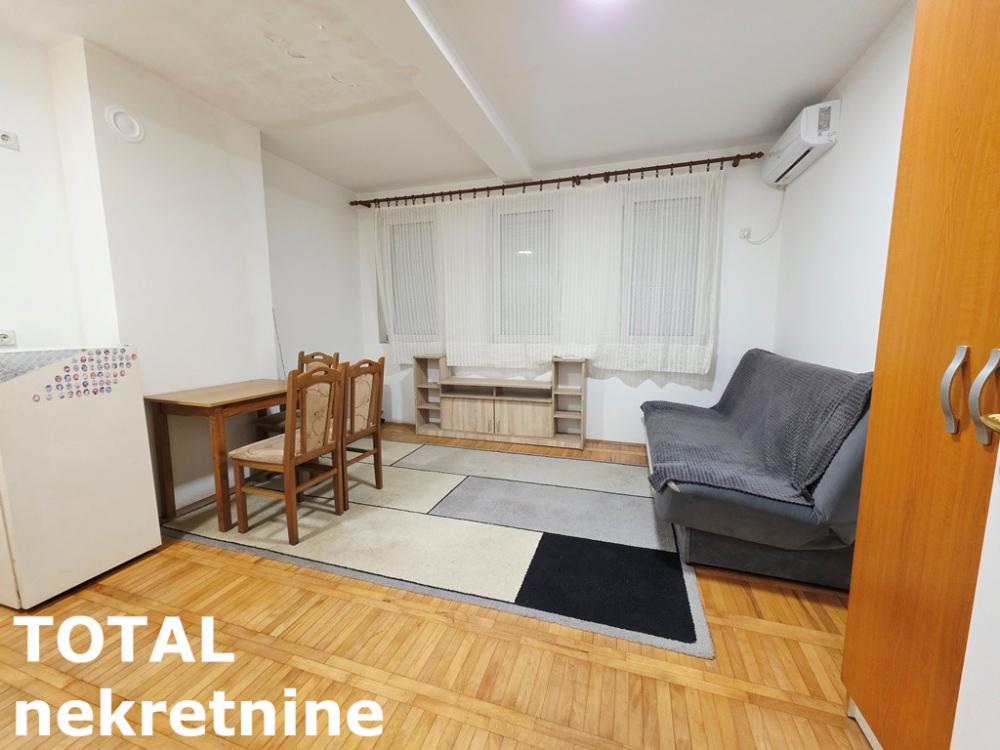 Slika 3 - Stan,PETROVARADIN,PETROVARADIN,kv: 25.00, € 70000, ID: 1102380