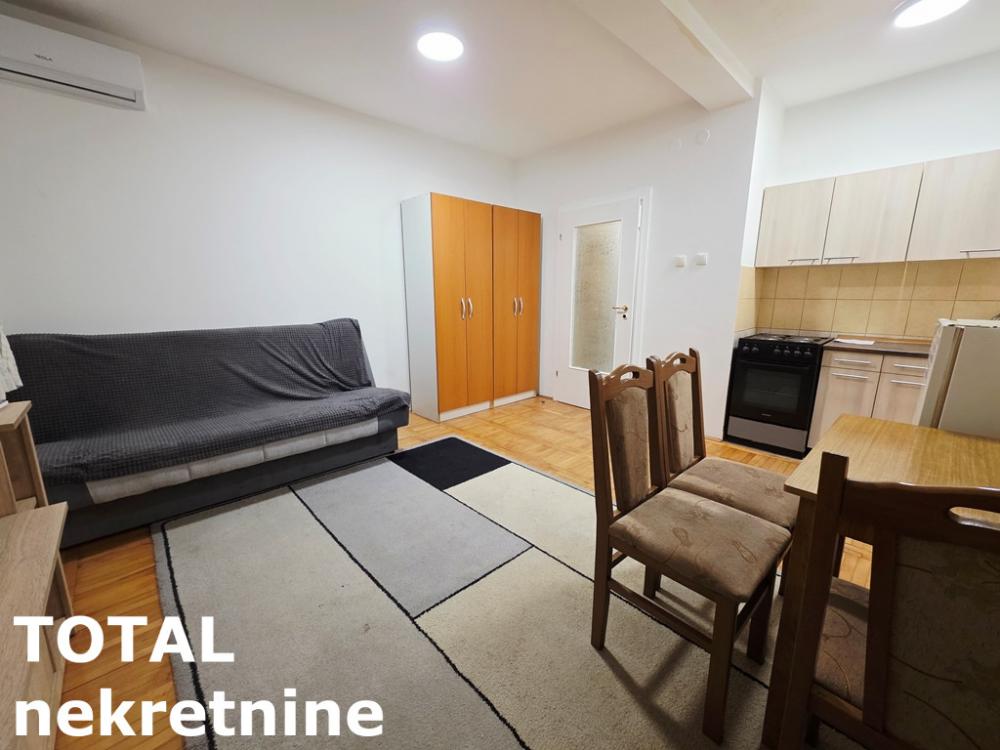 Slika 1 - Stan,PETROVARADIN,PETROVARADIN,kv: 25.00, € 70000, ID: 1102380