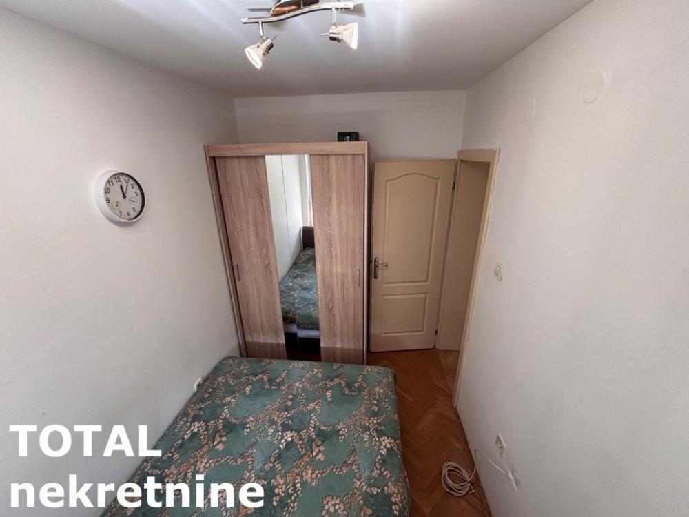 Slika 1 - Stan,NOVI SAD,CARA DUSANA,kv: 48.00, € 120000, ID: 1102405