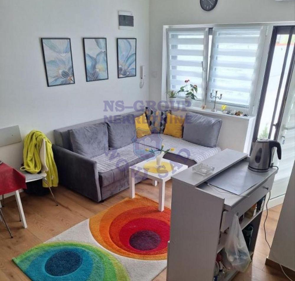 Slika 2 - Dvosoban, 44m2, Veternik Novi Sad, sa terasom, ima lift