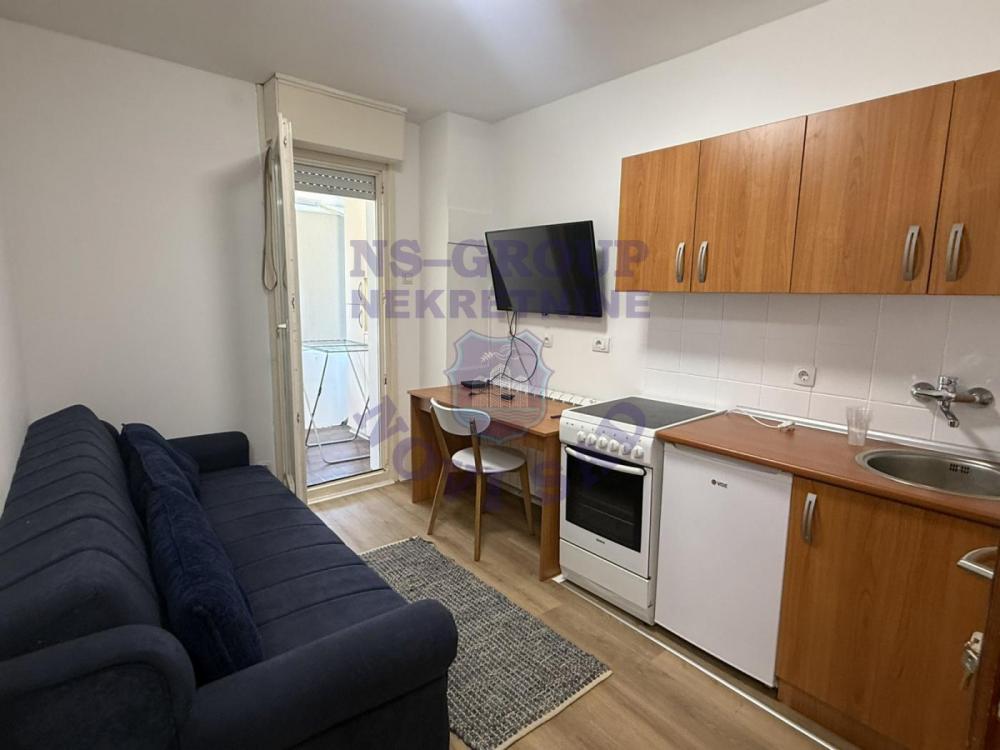 Slika 11 - Odličan četvorosoban stan na Limanu 2! - 570746