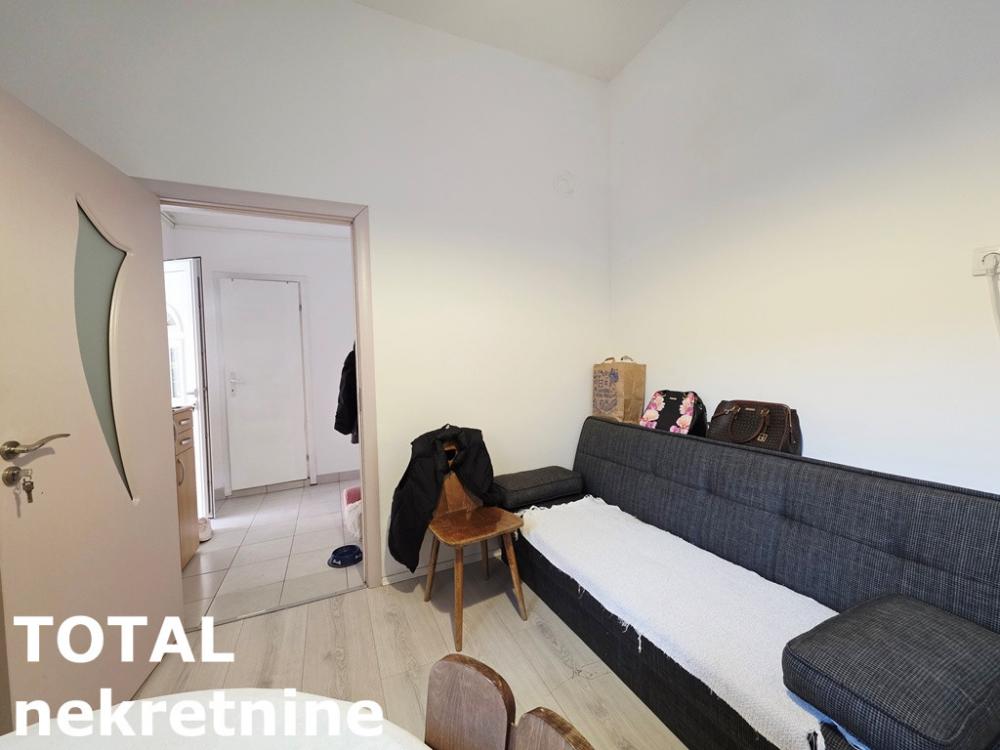 Slika 2 - Stan,NOVI SAD,PODBARA,kv: 62.00, € 130000, ID: 1100055