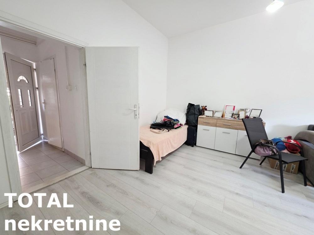 Slika 4 - Stan,NOVI SAD,PODBARA,kv: 62.00, € 130000, ID: 1100055