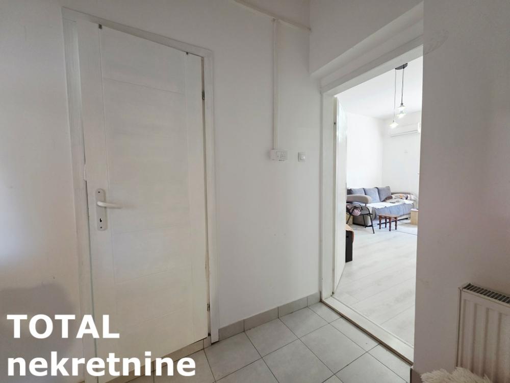 Slika 9 - Stan,NOVI SAD,PODBARA,kv: 62.00, € 130000, ID: 1100055