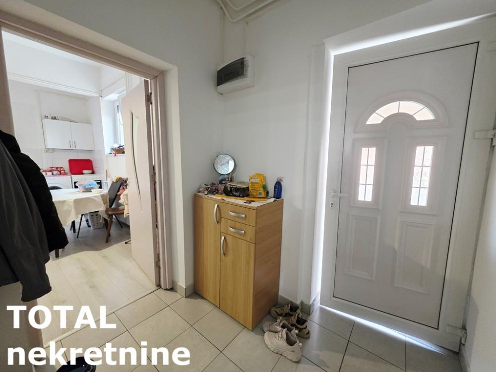 Slika 10 - Stan,NOVI SAD,PODBARA,kv: 62.00, € 130000, ID: 1100055