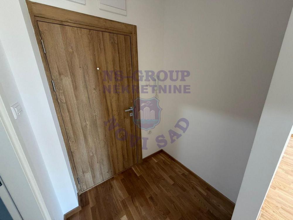 Slika 5 - Jednoiposoban, 37m2, Petrovaradin Novi Sad, ima lift
