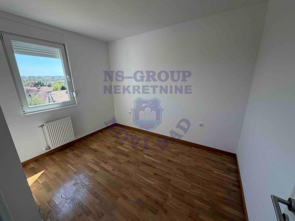 Slika 4 - Jednoiposoban, 37m2, Petrovaradin Novi Sad, ima lift