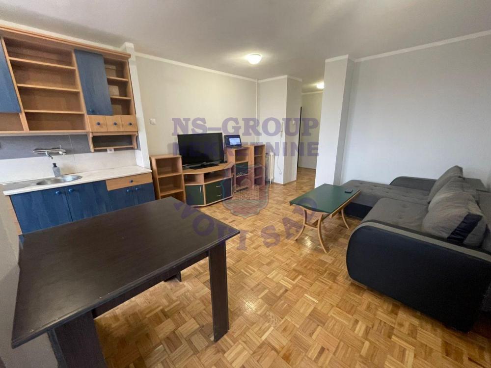 Slika 1 - Odlican trosoban stan na Novom Naselju!