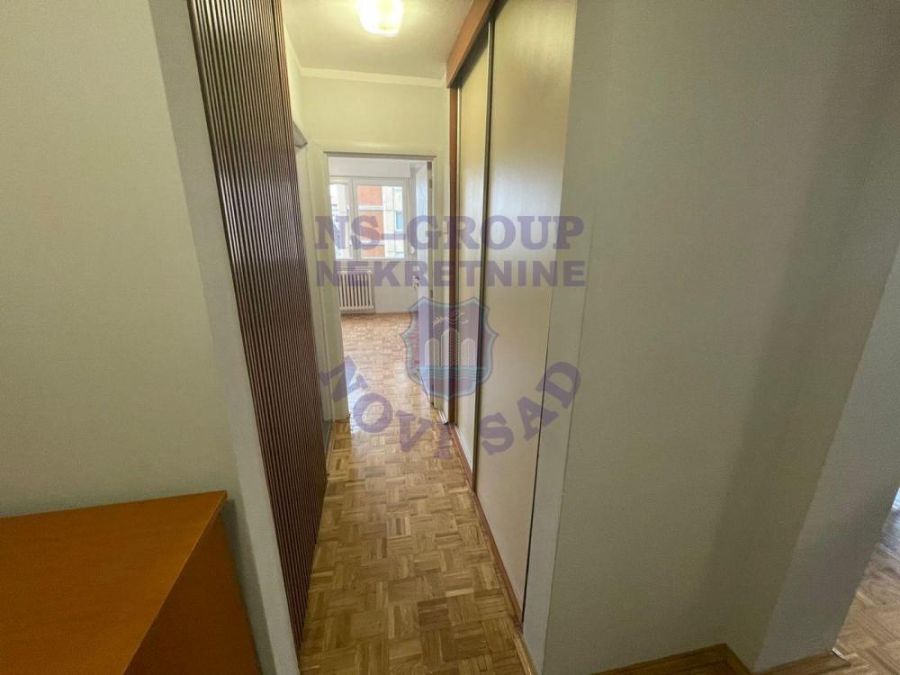 Slika 9 - Odlican trosoban stan na Novom Naselju!
