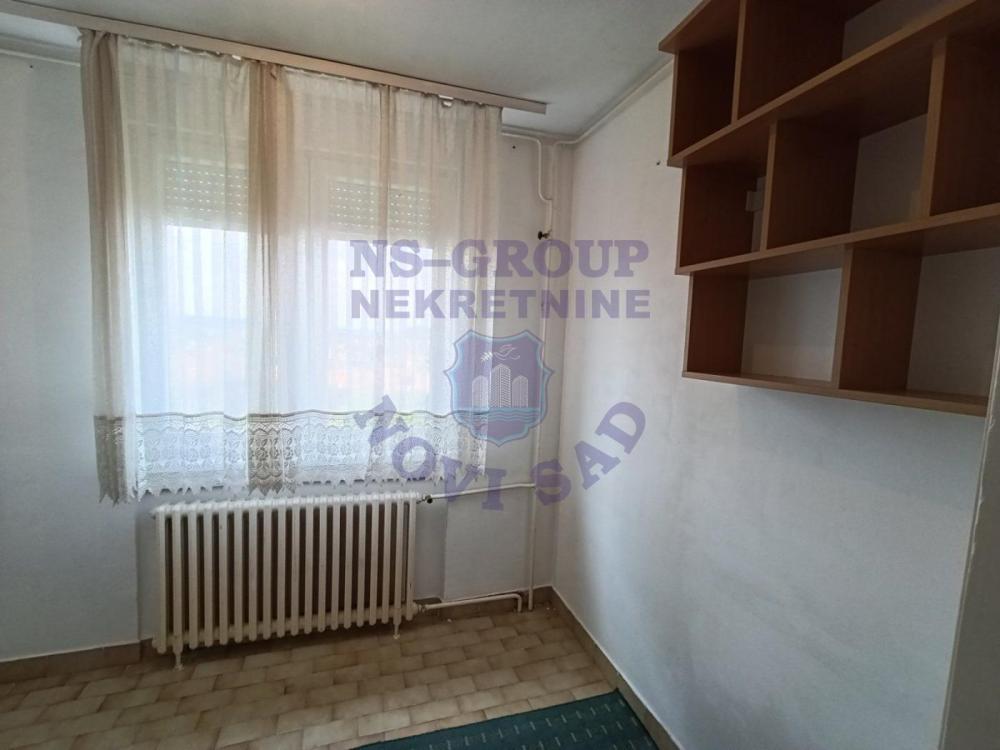 Slika 4 - Jednoiposoban, 44m2, Bulevar oslobođenja Novi Sad, sa terasom, ima lift