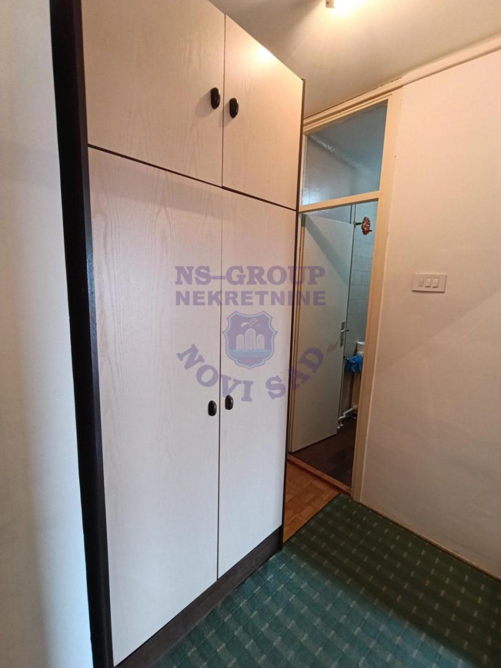 Slika 5 - Jednoiposoban, 44m2, Bulevar oslobođenja Novi Sad, sa terasom, ima lift