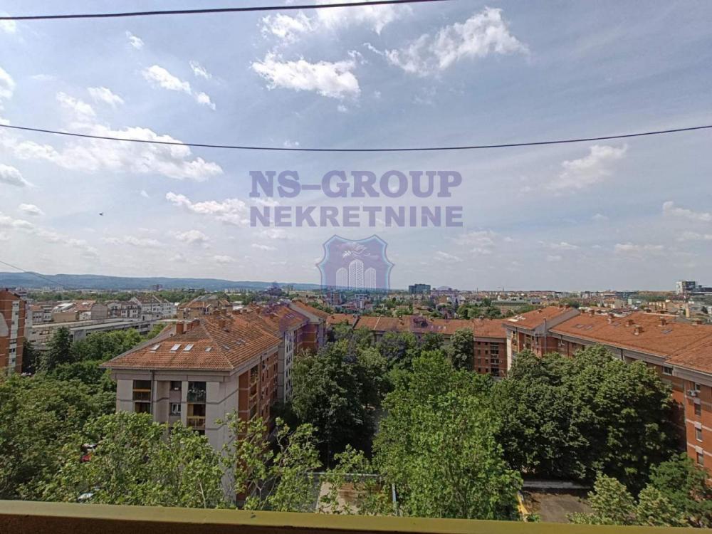 Slika 9 - Jednoiposoban, 44m2, Bulevar oslobođenja Novi Sad, sa terasom, ima lift
