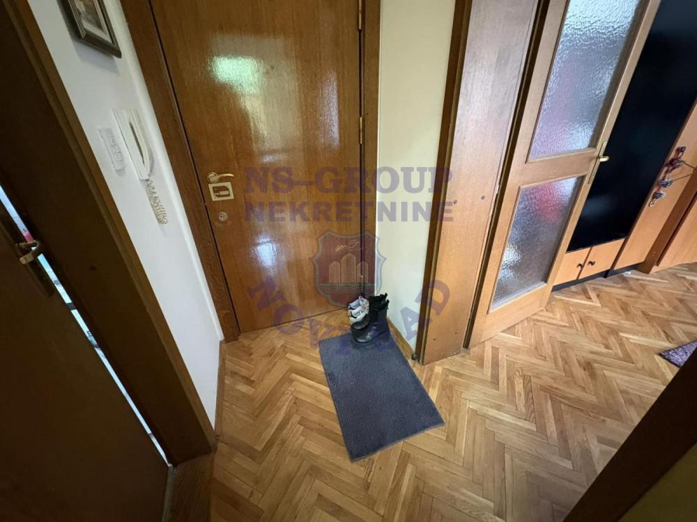 Slika 3 - Jednosoban, 33m2, Podbara Novi Sad, sa terasom