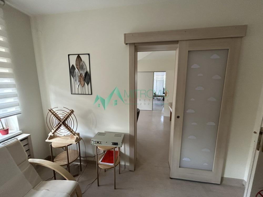 Slika 6 - Trosoban stan na Adamovićevom naselju 78 m² 