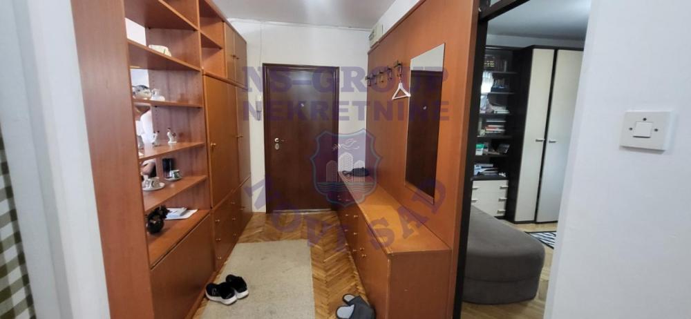 Slika 4 - Odličan trosoban stan na Novom Naselju! 