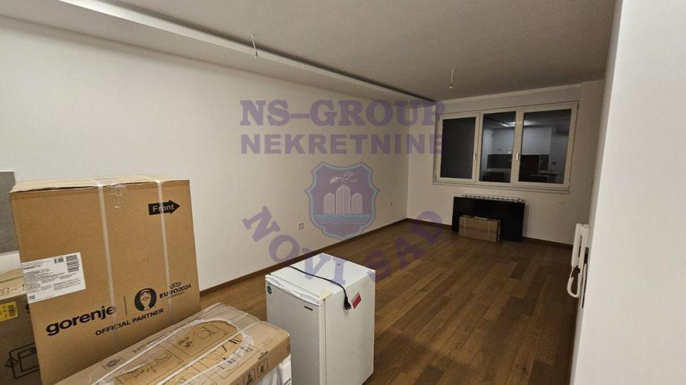 Glavna slika -Odlican dvosoban stan Bulevaru Evrope!