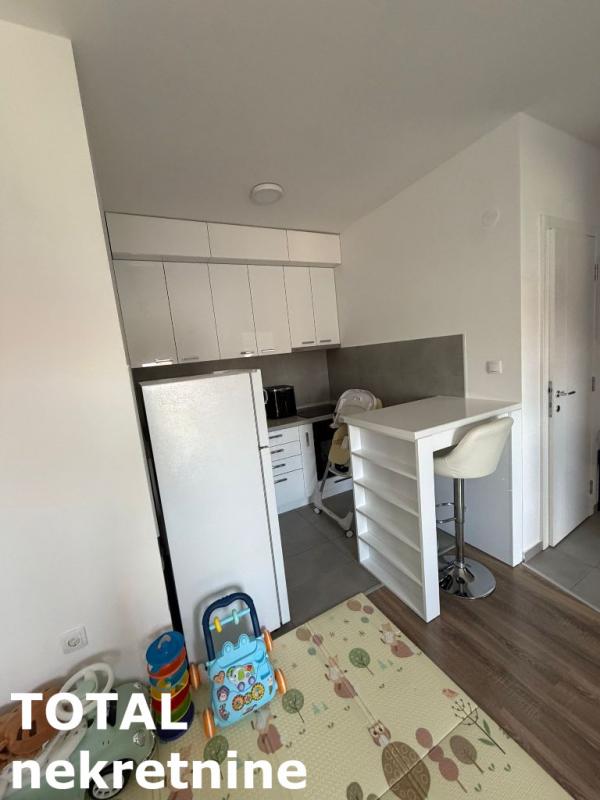 Slika 3 - Stan,NOVI SAD,ADICE,kv: 29.00, € 78000, ID: 1102648