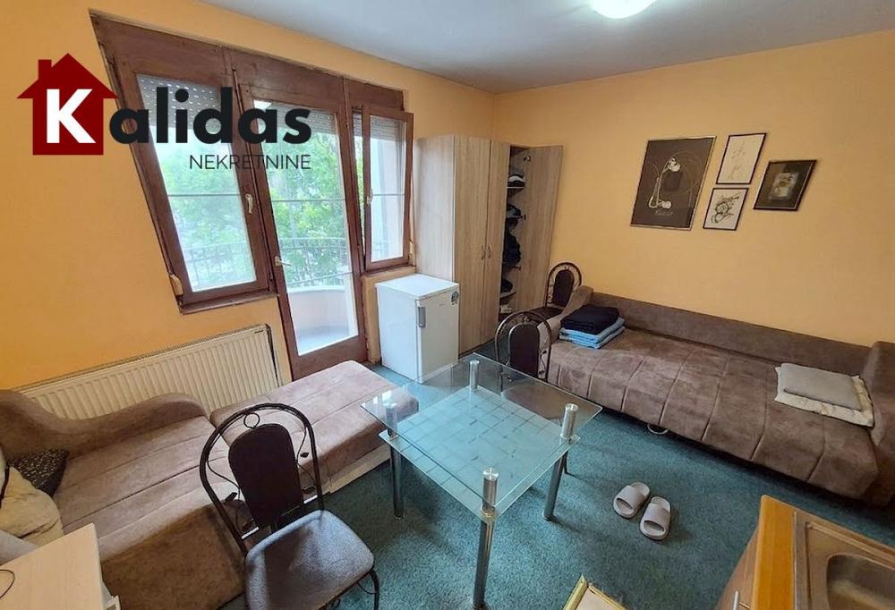 Slika 3 - Stan,NOVI SAD,CARA DUŠANA,kv: 23, € 85000, ID: 1008799
