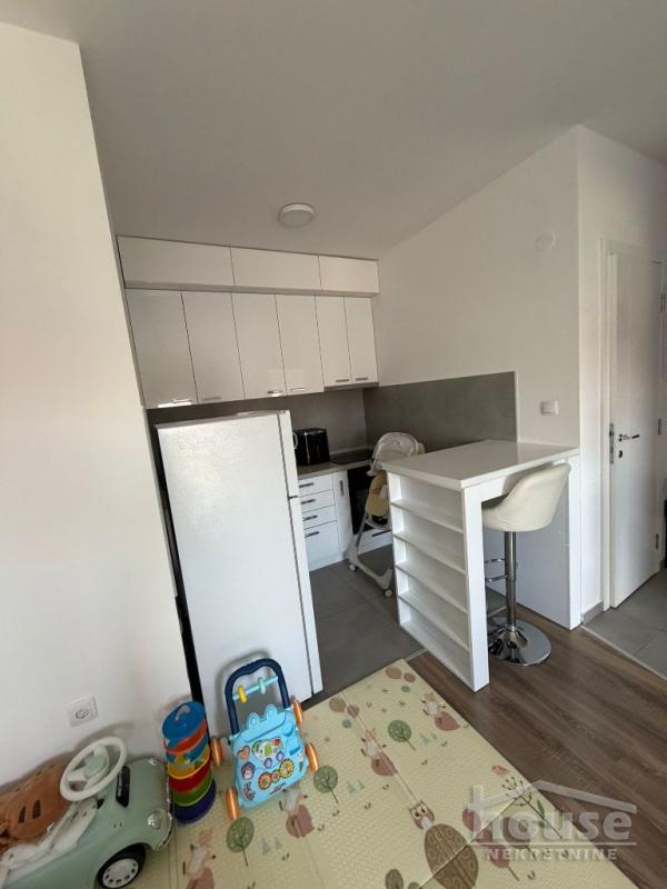Slika 3 - Stan,NOVI SAD,ADICE,kv: 29.00, € 78000, ID: 1065802