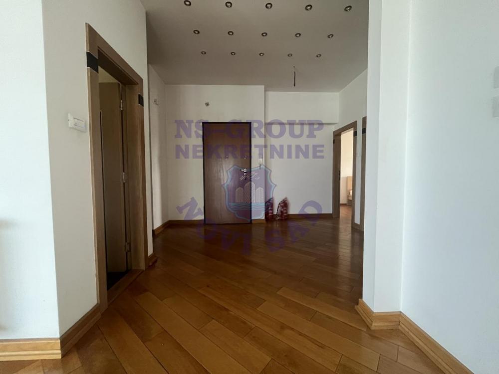 Slika 4 - Na prodaju ekskluzivan penthouse na jednoj od najatraktivnijih lokacija u Novom Sadu