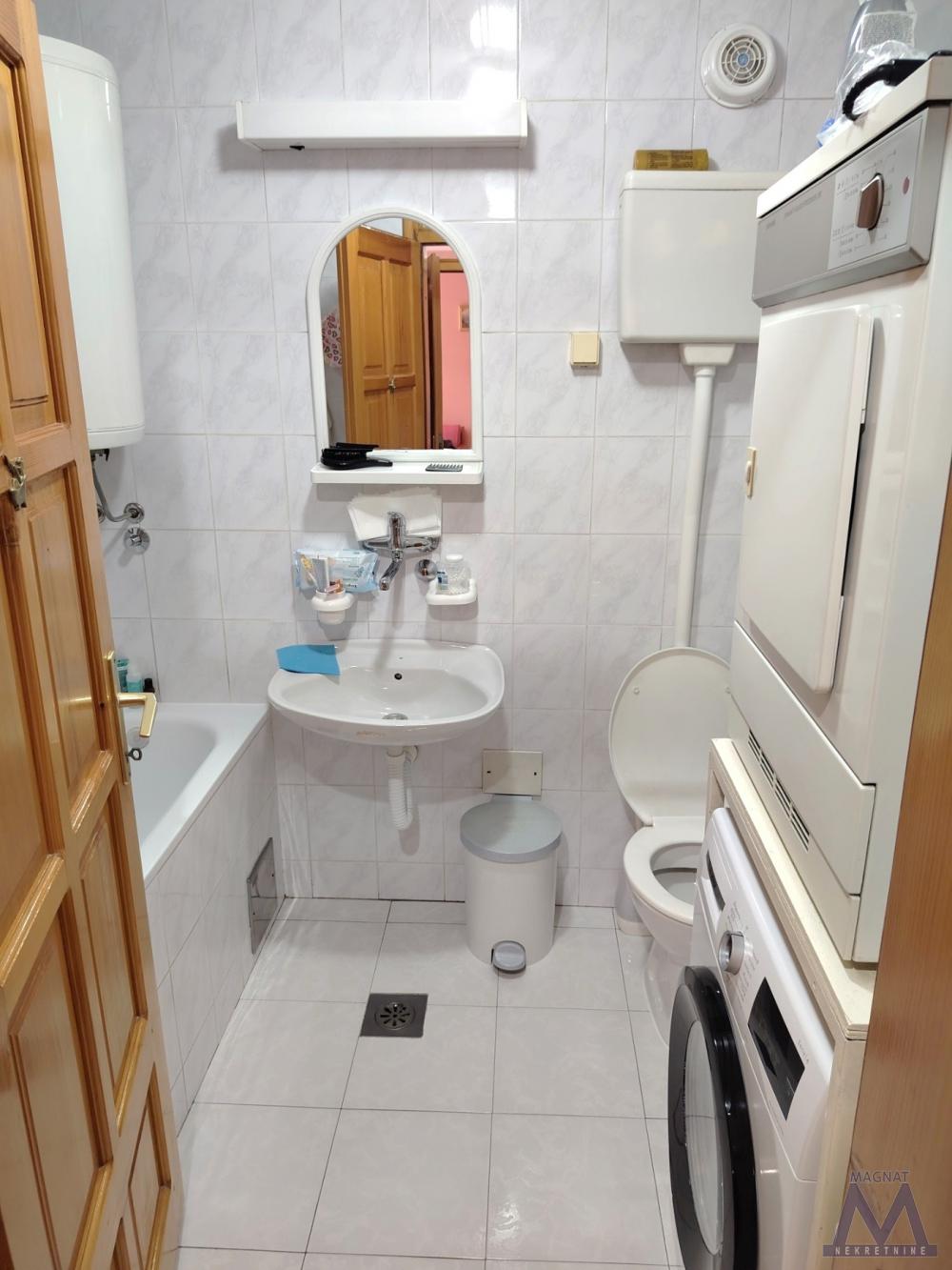 Slika 8 - Stan,NOVI SAD,CENTAR,kv: 95, € 259000, ID: 1019373