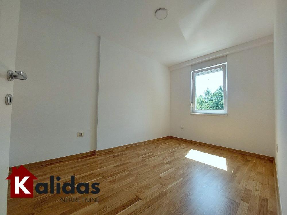 Slika 7 - Stan,NOVI SAD,DETELINARA,kv: 40, € 129780, ID: 1008807