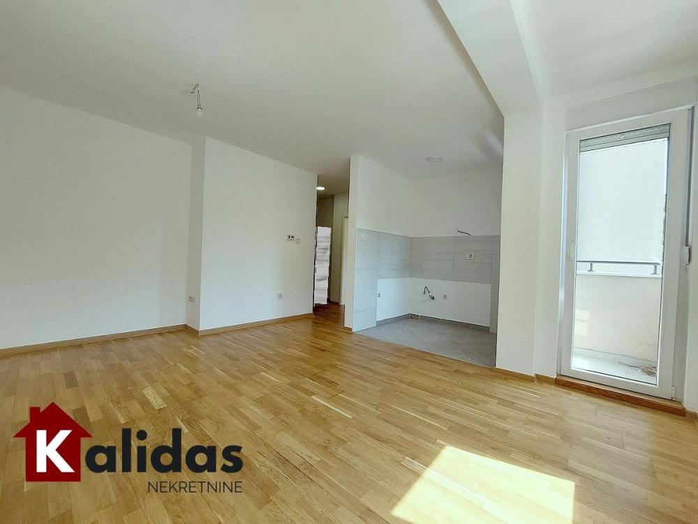 Slika 4 - Stan,NOVI SAD,DETELINARA,kv: 40, € 129780, ID: 1008807