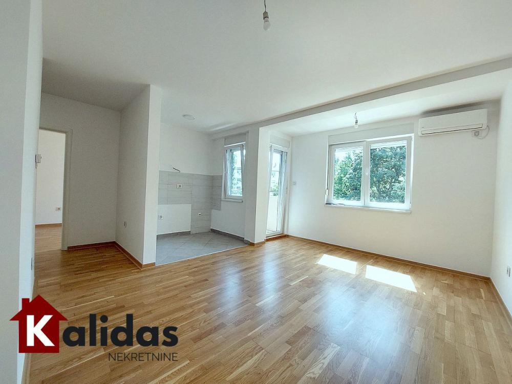 Slika 1 - Stan,NOVI SAD,DETELINARA,kv: 40, € 129780, ID: 1008807