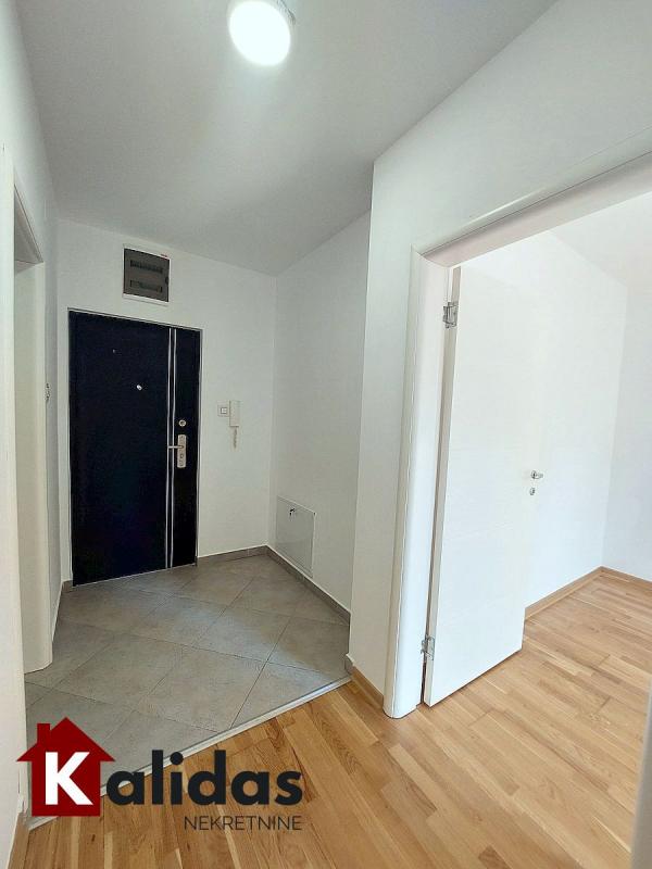 Slika 6 - Stan,NOVI SAD,DETELINARA,kv: 40, € 129780, ID: 1008807