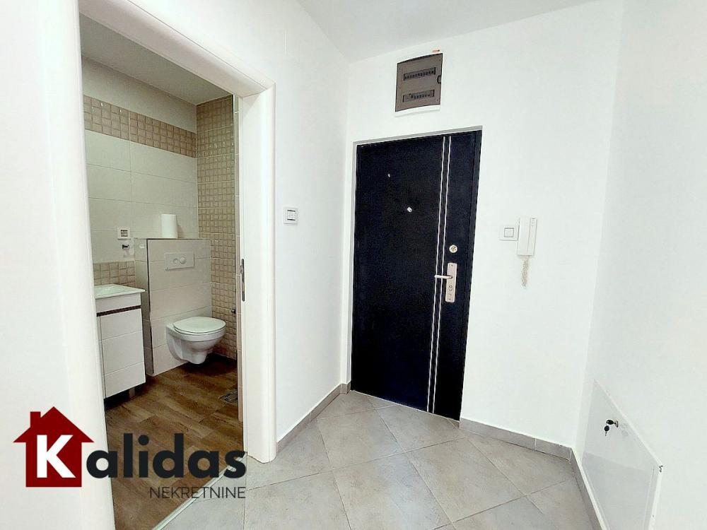 Slika 10 - Stan,NOVI SAD,DETELINARA,kv: 40, € 129780, ID: 1008807
