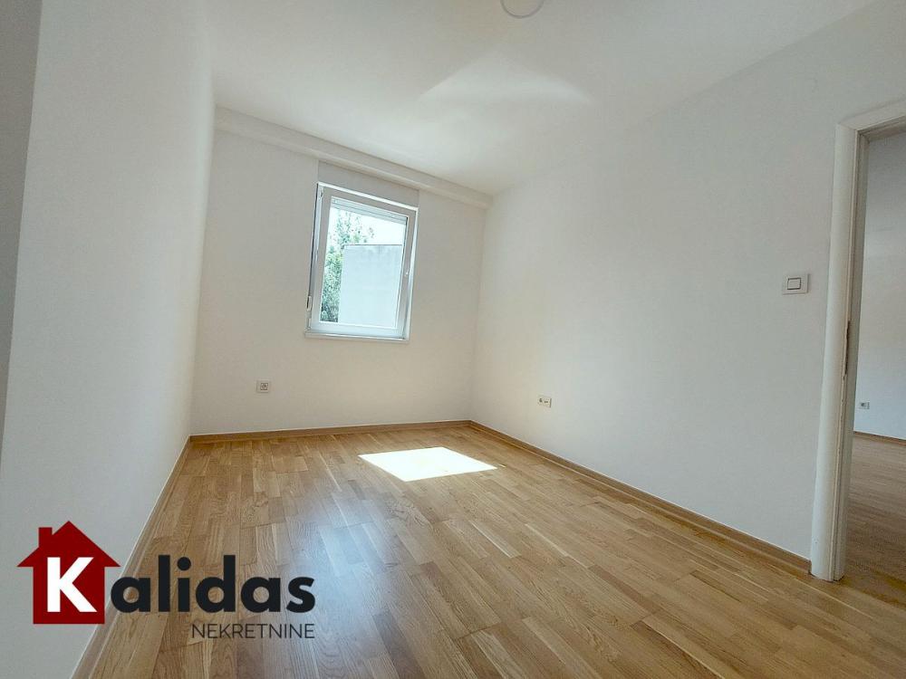 Slika 8 - Stan,NOVI SAD,DETELINARA,kv: 40, € 129780, ID: 1008807