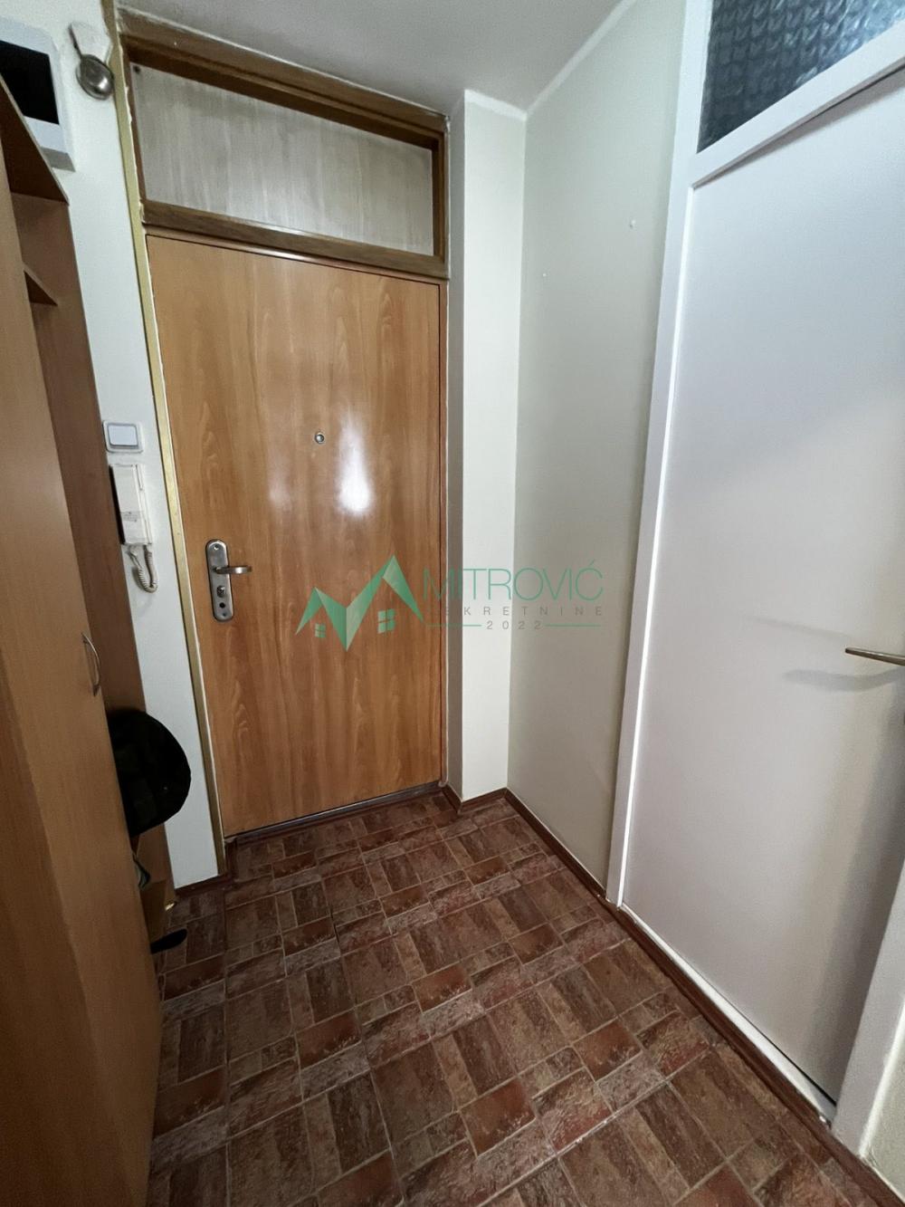 Slika 7 - Prodaje se jednoiposoban stan na odličnoj lokaciji na Novom Naselju.