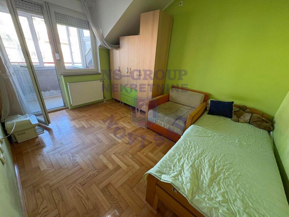 Slika 11 - Dvoiposoban, 55m2, Nova Detelinara Novi Sad, sa terasom, ima lift