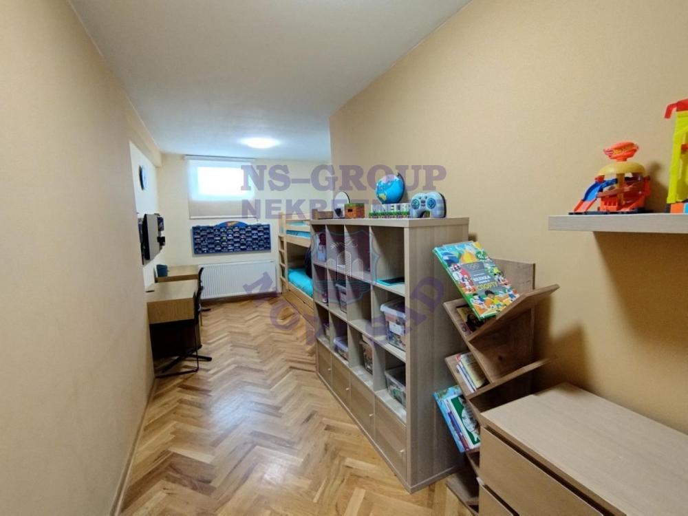 Slika 6 - Kompletno namešten, troiposoban stan, dva mokra čvora, Nova Detelinara š. 571244